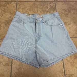 Levi’s Light washed denim shorts